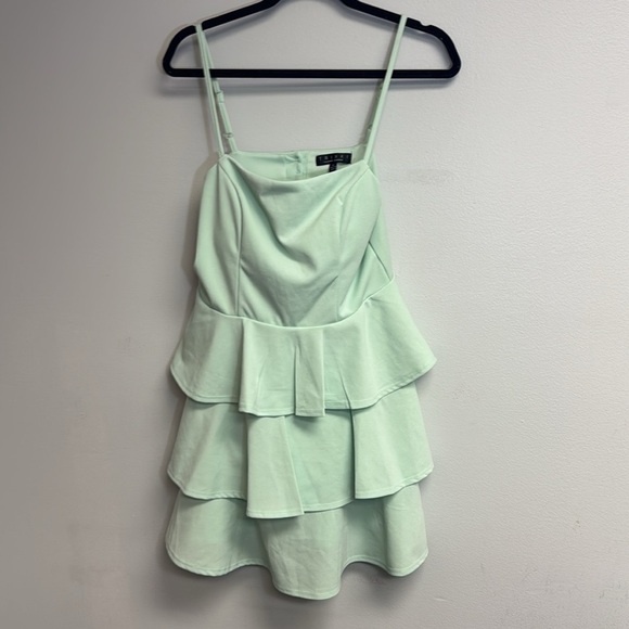 Trixxi Green Cowl Neck Sleeveless Camisole with Tiered Design - Picture 3 of 5